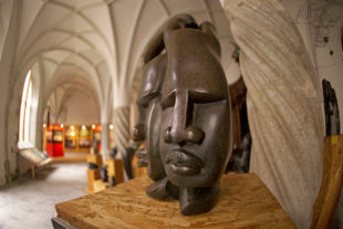 Africké sochy na výstavě Afrika divočina v srdci