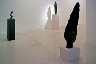Africké sochy v Národní galerii v Praze