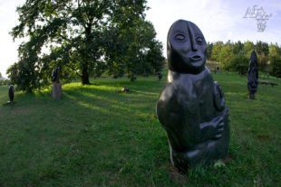 Výstava soch v Botanické zahradě v Praze - Troji