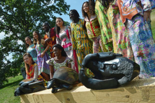 Africké sochy v botanické zahradě