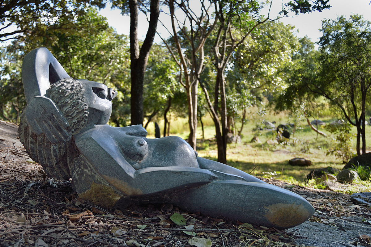 Proč v tvorbě sochařů v Tengenenge chybí erotické sochy?