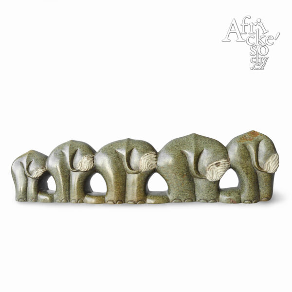 December Mbonge: socha Kráčející sloni