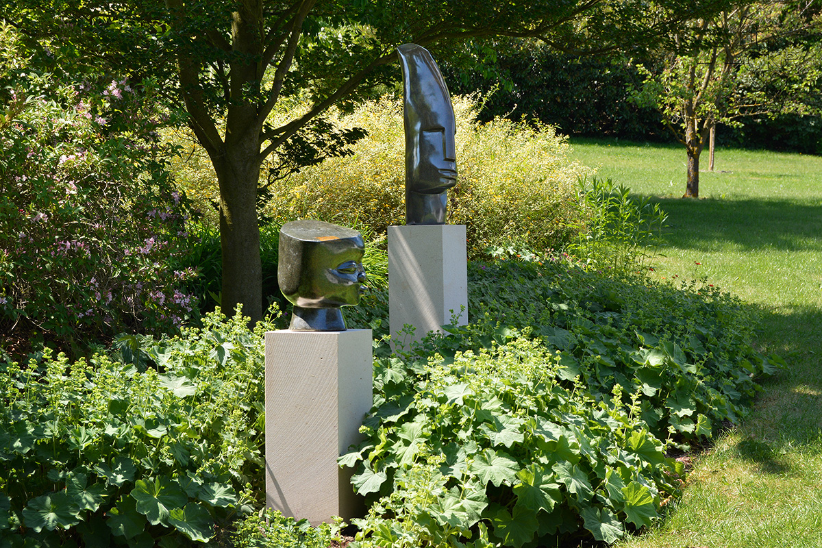 Jak umístit sochu do zahrady